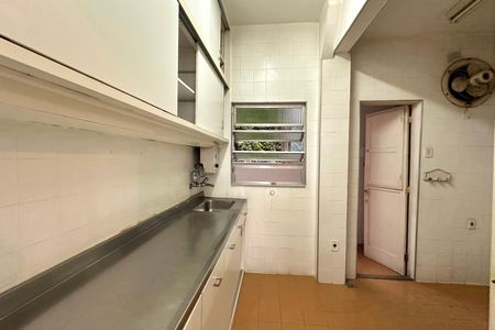 Apartamento para alugar com 162m², 3 quartos e sem vaga Apartamento para alugar com 162m², 3 quartos e sem vagaCozinha