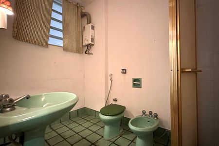 Apartamento para alugar com 162m², 3 quartos e sem vaga Apartamento para alugar com 162m², 3 quartos e sem vagaBanheiro Social 2