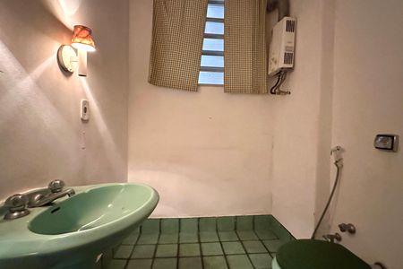 Apartamento para alugar com 162m², 3 quartos e sem vaga Apartamento para alugar com 162m², 3 quartos e sem vagaBanheiro Social 2