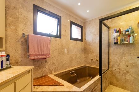 Apartamento à venda com 278m², 4 quartos e 3 vagasBanheiro do quarto 4 Suíte