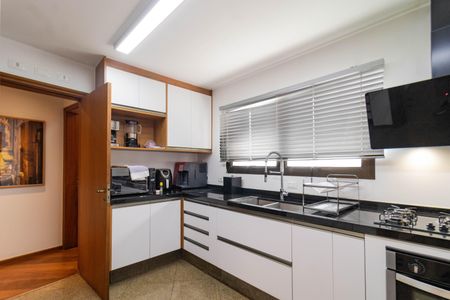 Apartamento à venda com 278m², 4 quartos e 3 vagasCozinha