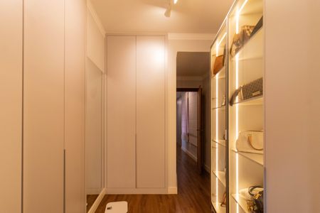 Apartamento à venda com 278m², 4 quartos e 3 vagasCloset Quarto 4 Suíte
