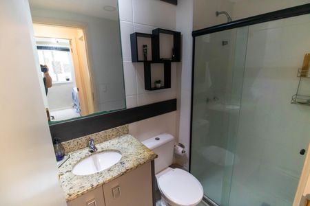 Apartamento à venda com 70m², 2 quartos e 1 vaga Apartamento à venda com 70m², 2 quartos e 1 vagaBanheiro Social