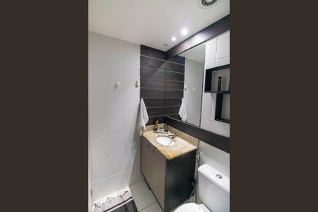 Apartamento à venda com 70m², 2 quartos e 1 vaga Apartamento à venda com 70m², 2 quartos e 1 vagaBanheiro Social