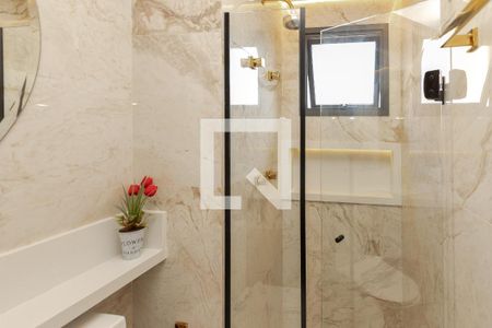 Apartamento à venda com 65m², 2 quartos e 2 vagas Apartamento à venda com 65m², 2 quartos e 2 vagasBanheiro da suíte