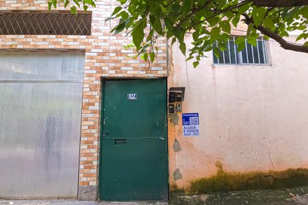 Casa para alugar com 50m², 1 quarto e sem vagaFachada com placa