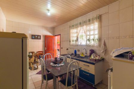 Casa à venda com 128m², 2 quartos e 3 vagas Casa à venda com 128m², 2 quartos e 3 vagasCozinha