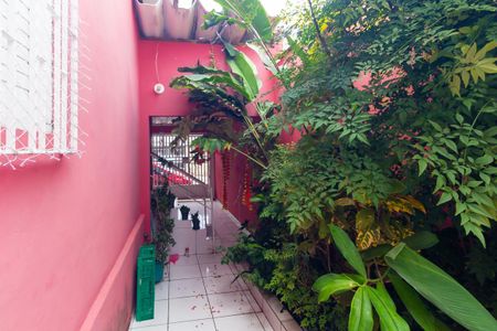 Casa à venda com 128m², 2 quartos e 3 vagas Casa à venda com 128m², 2 quartos e 3 vagasCorredor Lateral