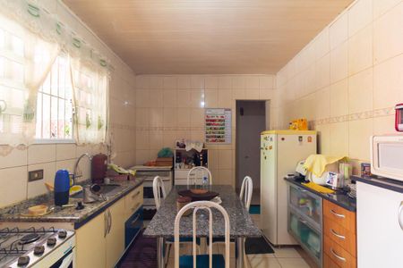 Casa à venda com 128m², 2 quartos e 3 vagas Casa à venda com 128m², 2 quartos e 3 vagasCozinha