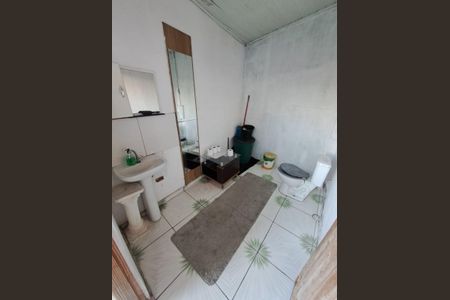 Casa à venda com 78m², 2 quartos e sem vaga Casa à venda com 78m², 2 quartos e sem vagaBanheiro Externo