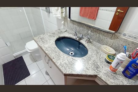 Banheiro  de apartamento à venda com 1 quarto, 43m² em Jardim Botânico, Porto Alegre