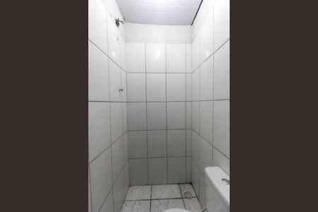 Banheiro de kitnet/studio para alugar com 1 quarto, 23m² em Itaquera, São Paulo