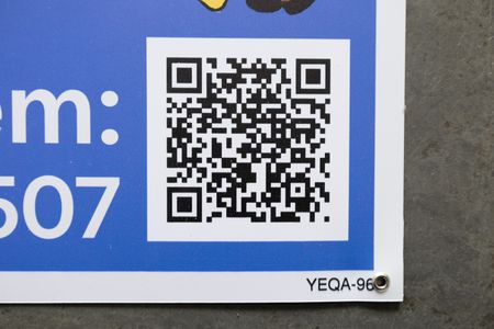 Apartamento para alugar com 23m², 1 quarto e sem vagaPlaca instalada na grade da janela - Código da placa: YEQA-96