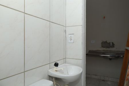 Banheiro de apartamento para alugar com 1 quarto, 23m² em Itaquera, São Paulo