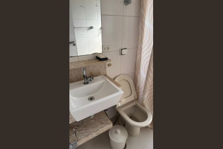 Banheiro de apartamento para alugar com 1 quarto, 38m² em Bela Vista, São Paulo