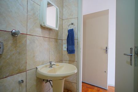Banheiro  de apartamento para alugar com 1 quarto, 41m² em Passo D’areia, Porto Alegre