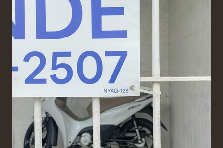 Casa à venda com 179m², 3 quartos e 1 vaga Casa à venda com 179m², 3 quartos e 1 vagaNYAQ-139