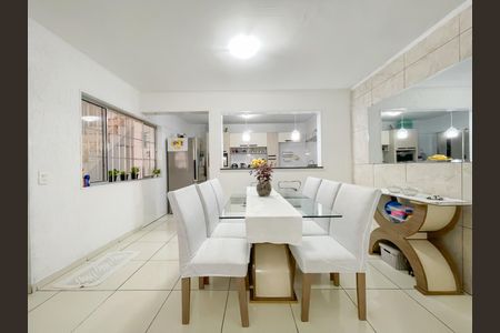 Casa à venda com 179m², 3 quartos e 1 vaga Casa à venda com 179m², 3 quartos e 1 vagaSala de Jantar
