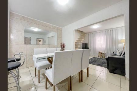 Casa à venda com 179m², 3 quartos e 1 vaga Casa à venda com 179m², 3 quartos e 1 vagaSala de Jantar