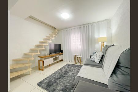 Sala de casa à venda com 3 quartos, 179m² em Padroeira, Osasco