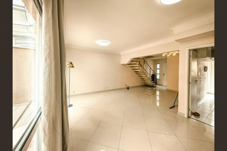 Sala de casa de condomínio para alugar com 3 quartos, 93m² em Interlagos, São Paulo