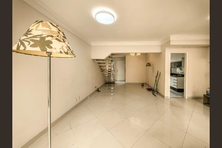 Sala de casa de condomínio para alugar com 3 quartos, 93m² em Interlagos, São Paulo