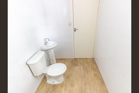Casa à venda com 100m², 3 quartos e sem vaga Casa à venda com 100m², 3 quartos e sem vagaBanheiro
