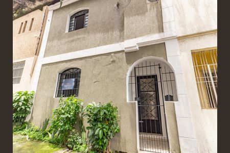 Casa à venda com 100m², 3 quartos e sem vaga Casa à venda com 100m², 3 quartos e sem vagaFachada