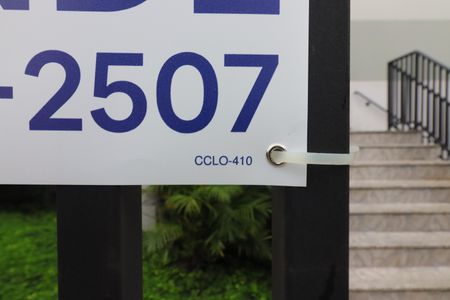 Casa de condomínio à venda com 66m², 2 quartos e 2 vagasPlaca