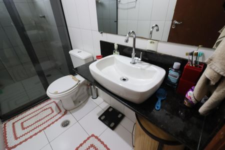 Casa de condomínio à venda com 66m², 2 quartos e 2 vagasBanheiro