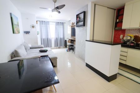 Cozinha de casa de condomínio à venda com 2 quartos, 66m² em Santa Maria, Osasco