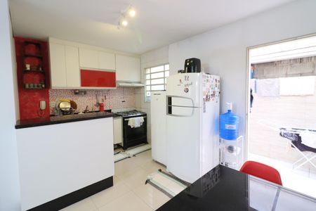 Casa de condomínio à venda com 66m², 2 quartos e 2 vagasCozinha