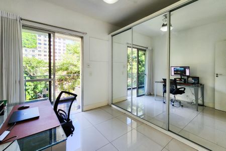 Apartamento para alugar com 90m², 2 quartos e 1 vaga Apartamento para alugar com 90m², 2 quartos e 1 vagaQuarto