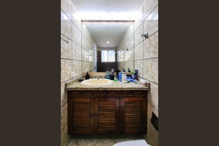 Apartamento para alugar com 90m², 2 quartos e 1 vaga Apartamento para alugar com 90m², 2 quartos e 1 vagaBanheiro da Suíte