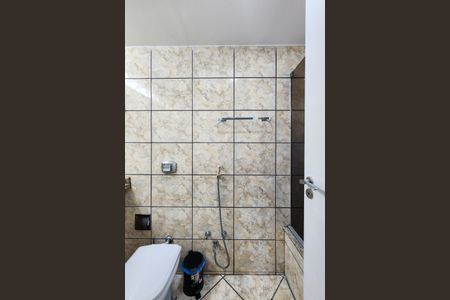 Apartamento para alugar com 90m², 2 quartos e 1 vaga Apartamento para alugar com 90m², 2 quartos e 1 vagaBanheiro da Suíte