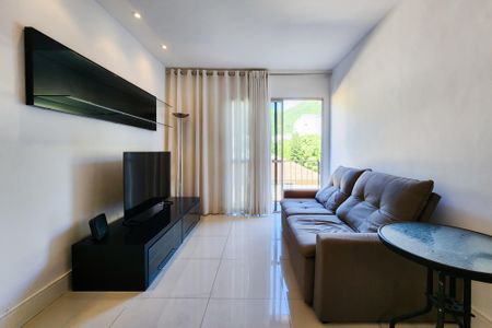 Sala  de apartamento para alugar com 2 quartos, 90m² em Grajaú, Rio de Janeiro