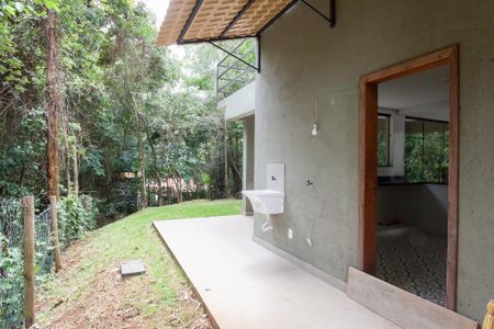 Casa de condomínio à venda com 165m², 3 quartos e 1 vagaÁrea de Serviço