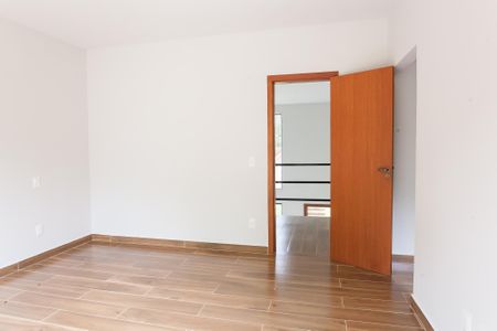 Casa de condomínio à venda com 165m², 3 quartos e 1 vagasuite 2