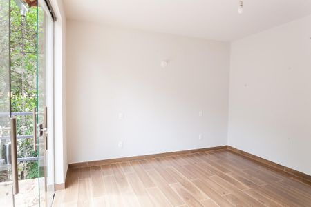 Casa de condomínio à venda com 165m², 3 quartos e 1 vagasuite 2