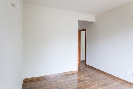 Casa de condomínio à venda com 165m², 3 quartos e 1 vagasuite 1