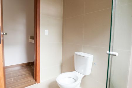 Casa de condomínio à venda com 165m², 3 quartos e 1 vagaBanheiro  suite 2