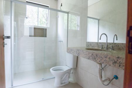 Casa de condomínio à venda com 165m², 3 quartos e 1 vagaBanheiro Social