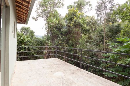 Casa de condomínio à venda com 165m², 3 quartos e 1 vagavaranda suite 2