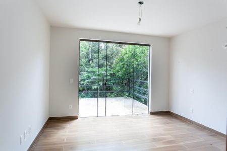 Casa de condomínio à venda com 165m², 3 quartos e 1 vagasuite 2