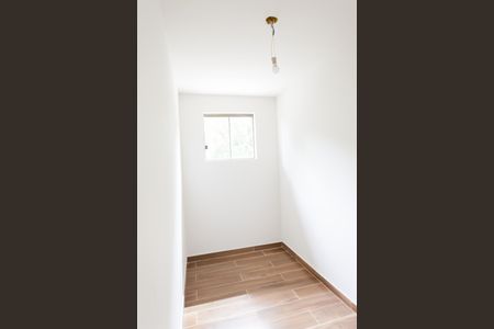 Casa de condomínio à venda com 165m², 3 quartos e 1 vagacloset suite 2