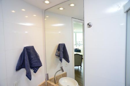 Apartamento para alugar com 90m², 2 quartos e 2 vagasBanheiro da Social