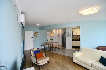 Sala de apartamento para alugar com 2 quartos, 90m² em Barra da Tijuca, Rio de Janeiro