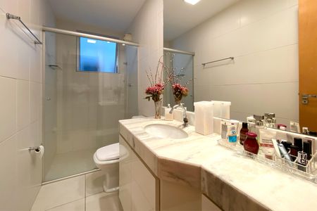 Apartamento à venda com 96m², 3 quartos e 2 vagasBanheiro