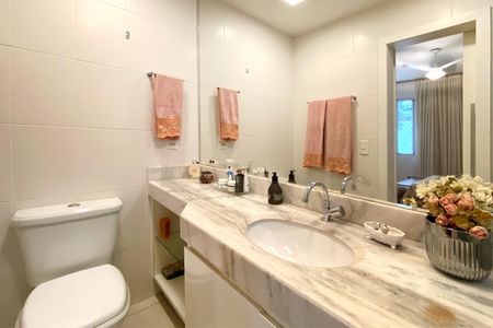 Apartamento à venda com 96m², 3 quartos e 2 vagasBanheiro da Suíte 1