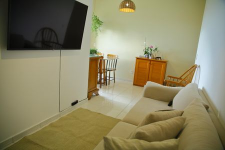 Apartamento à venda com 67m², 2 quartos e 1 vagaSala